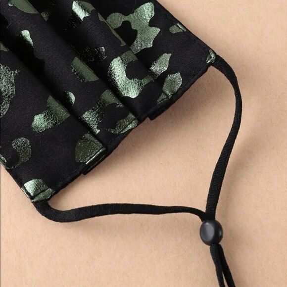 Cheetah Print Face Mask - Picture 3 of 3